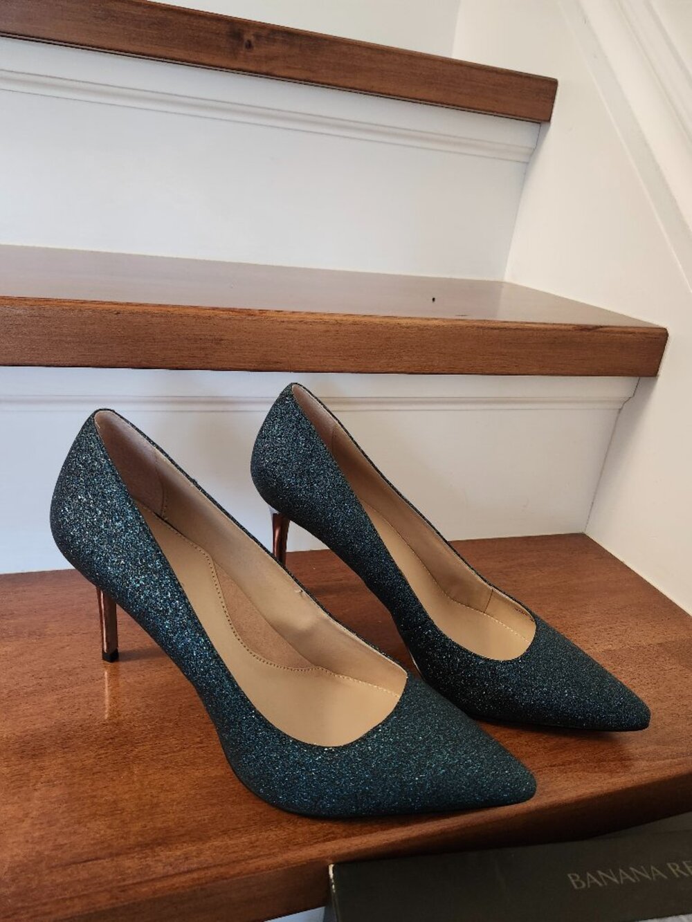 Banana Republic Madison glitter pump heels in size 9
